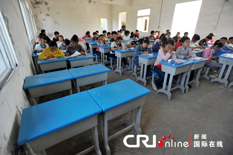 27日下午，孩子们正在上课，那五个孩子再也回不到教室了