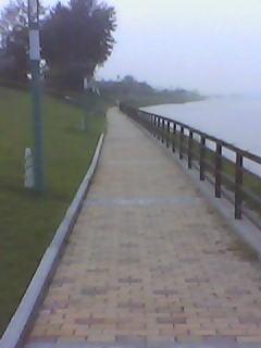 黄昏下的老淠河。