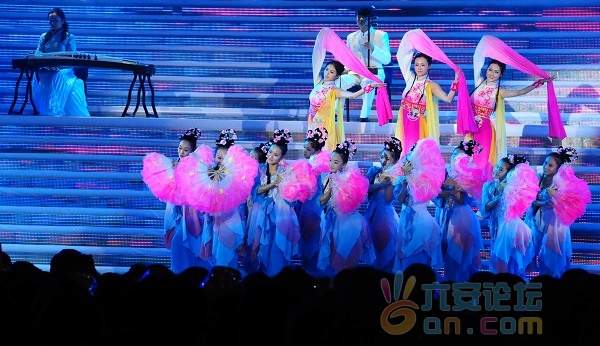 2011年扬州美女大赛頒奖盛典在市体育公园体育馆举行