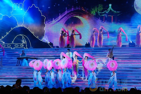 2011年扬州美女大赛頒奖盛典在市体育公园体育馆举行