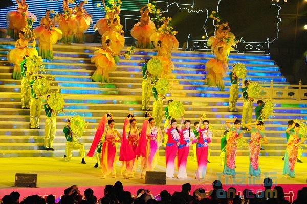 2011年扬州美女大赛頒奖盛典在市体育公园体育馆举行