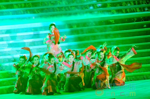 2011年扬州美女大赛頒奖盛典在市体育公园体育馆举行