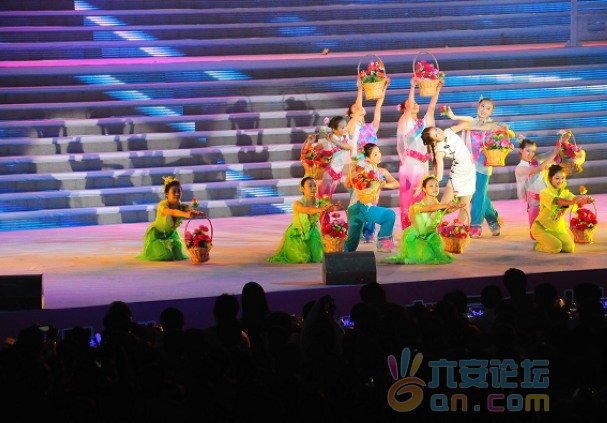 2011年扬州美女大赛頒奖盛典在市体育公园体育馆举行