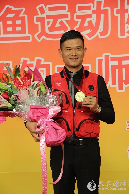 一级竟技大师---邓刚