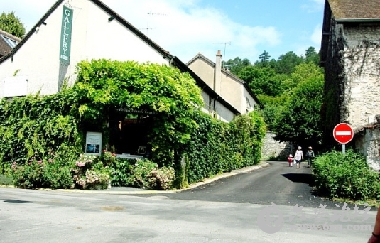 Beauty-town-2.jpg Beauty-town-2.jpg