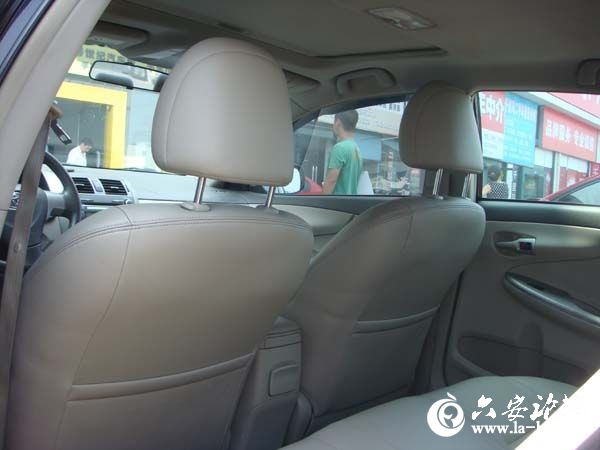 2010年丰田卡罗拉1.8 -1.jpg