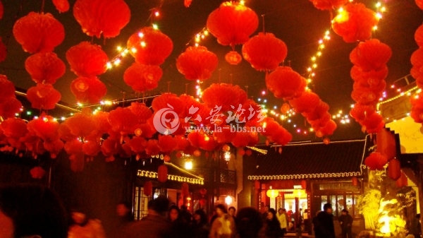 滿眼盡是紅燈籠