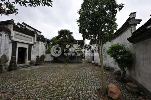 大门.jpg 大门.jpg