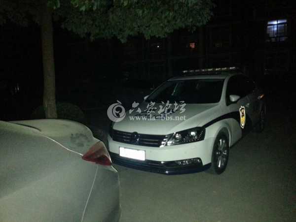 公车私用晚上拍的