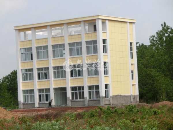 马店镇安东村村部