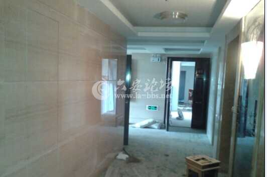 改造后的入楼大厅