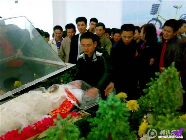 psbCAKMV47B.jpg