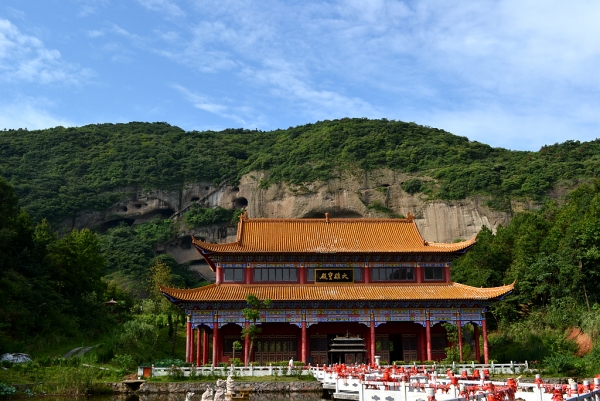 2014年7月20日游大别山石窟 (9).jpg