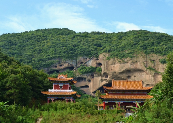 2014年7月20日游大别山石窟 (7).jpg