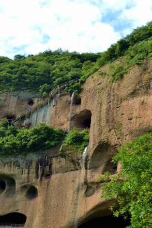 2014年7月20日游大别山石窟 (20).jpg