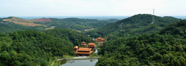 2014年7月20日游大别山石窟 (27).jpg