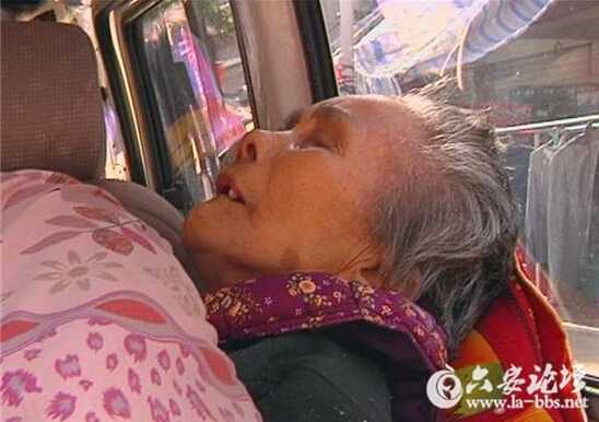 露宿街头无人问津