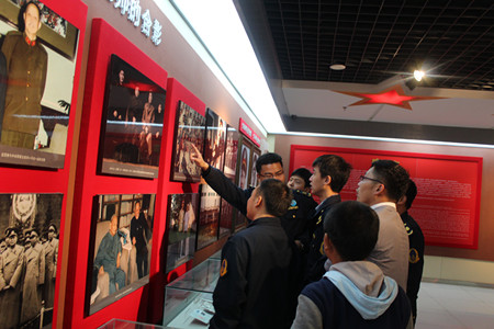 参观金寨县革命博物馆