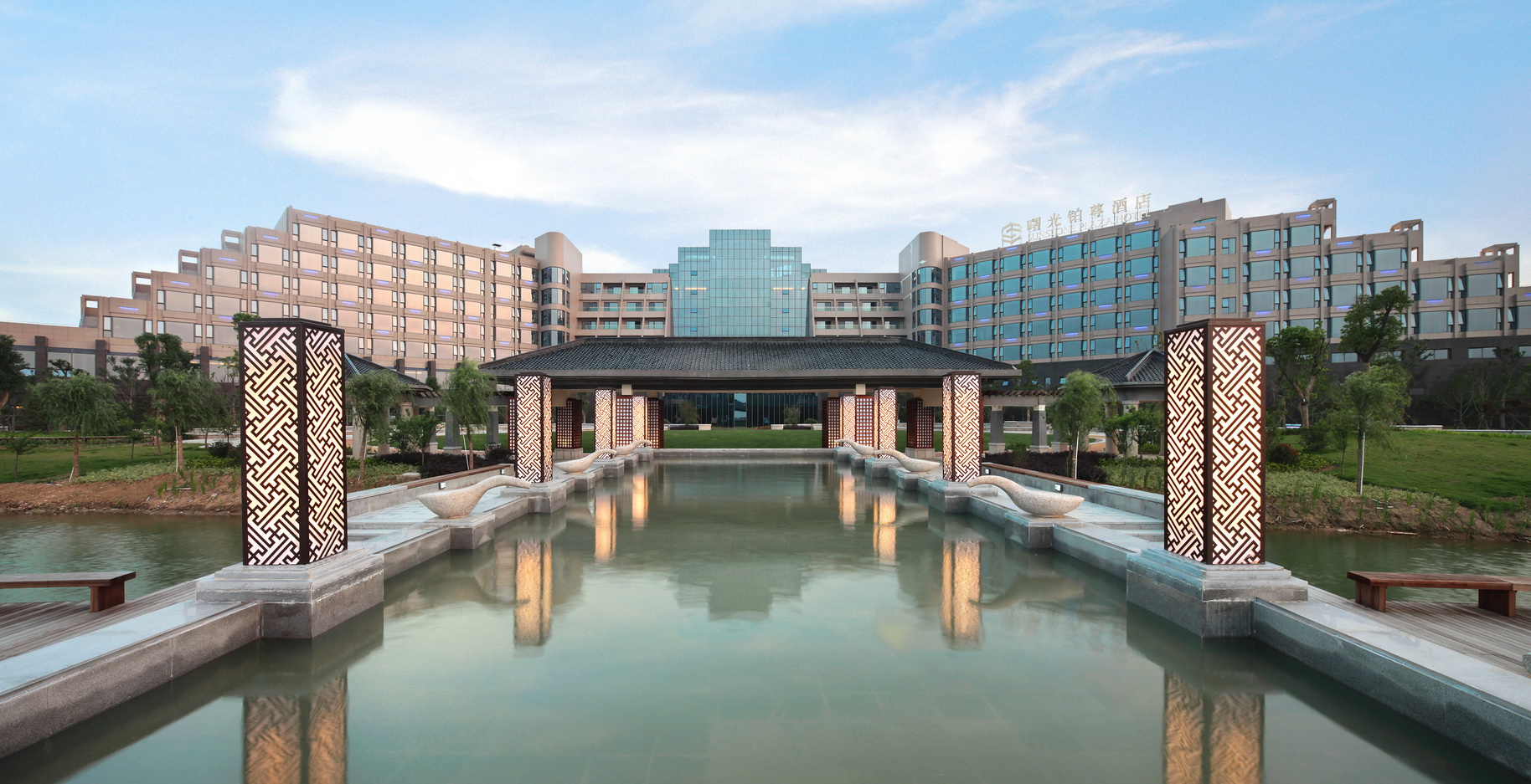 外景 (1)_调整大小.jpg