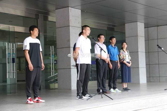 081631bb2bkux2mynyj2e4_副本.jpg