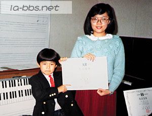 [转帖]周杰伦从小到大的照片....