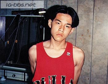 [转帖]周杰伦从小到大的照片....