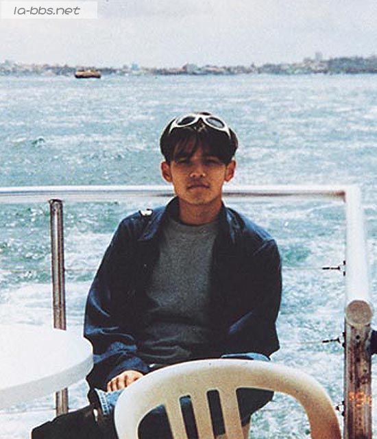 [转帖]周杰伦从小到大的照片....