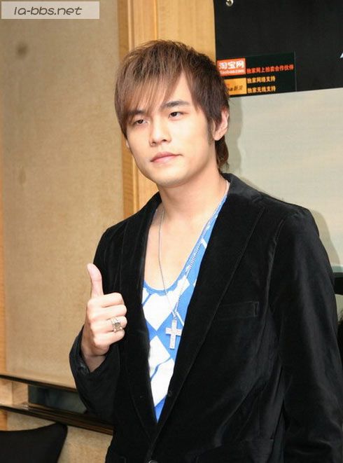 [转帖]周杰伦从小到大的照片....