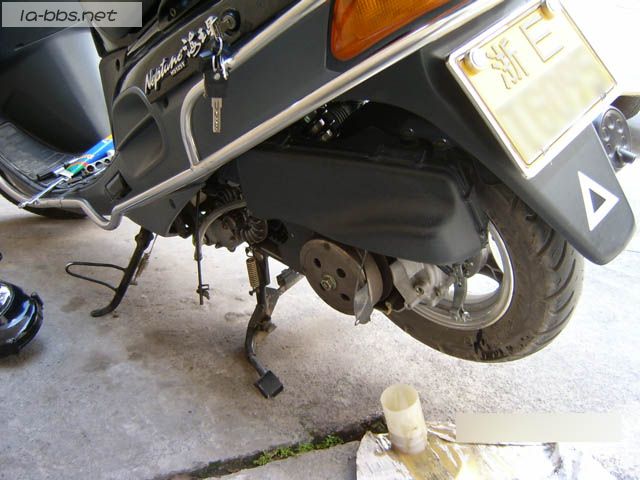 豪爵铃木（或轻骑铃木）AN系列踏板车换齿轮油