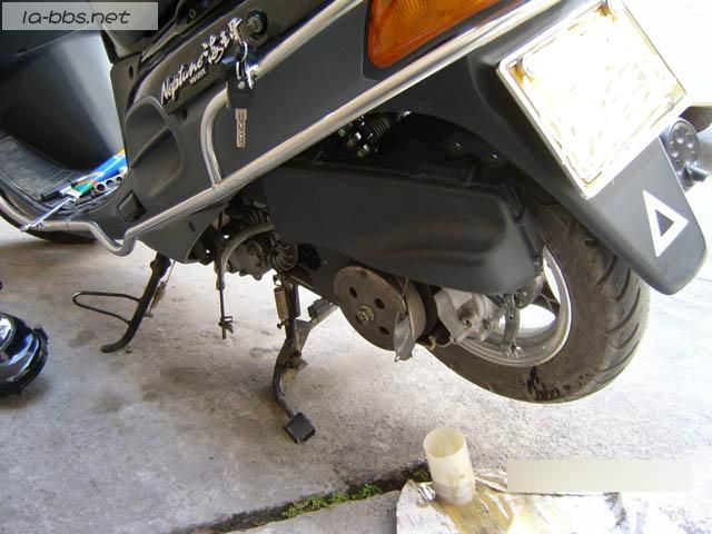 豪爵铃木（或轻骑铃木）AN系列踏板车换齿轮油