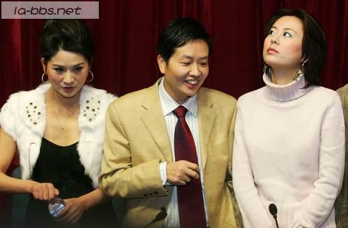 [原创]宋祖德2.5克拉钻戒向张钰求爱 一女子横刀夺爱