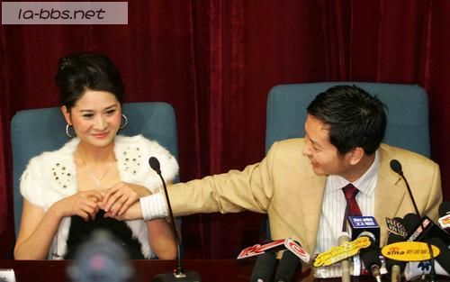 [原创]宋祖德2.5克拉钻戒向张钰求爱 一女子横刀夺爱