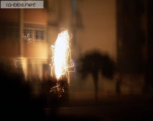 除夕夜!街!寂寞烟花!