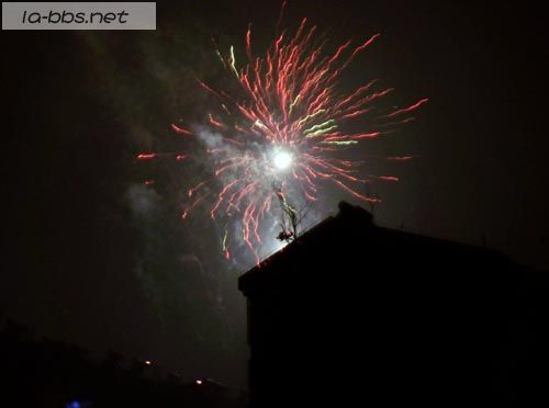 除夕夜!街!寂寞烟花!