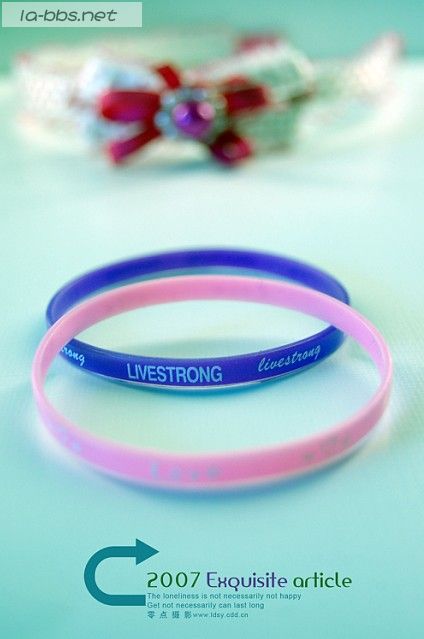 [原创]今天无聊拍了几张俺店里的胶皮手镯~~HOHO