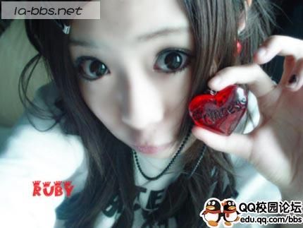 [分享]网络可爱美眉茹芘自拍