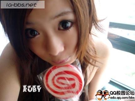 [分享]网络可爱美眉茹芘自拍