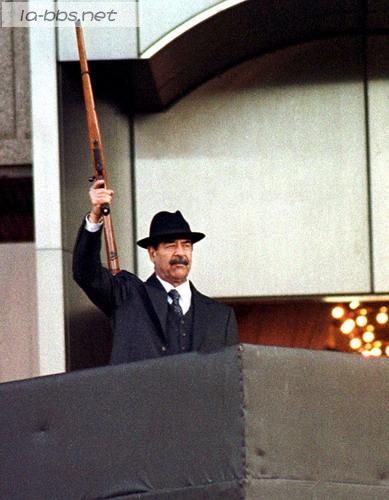 [分享]萨达姆青少年时代照片大曝光