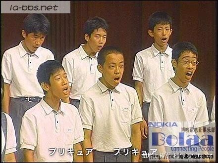 [搞笑]日本学生唱国歌的表情