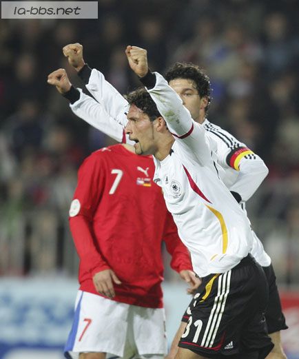 德国队客场2-1胜捷克