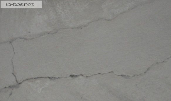 淠绿新村房屋出现问题,F图,我该去哪投诉保护我的权益?