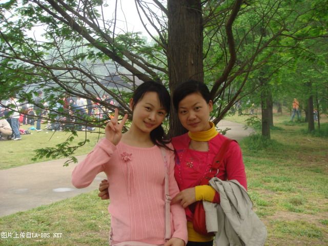 偷偷的发mm烧烤的pp