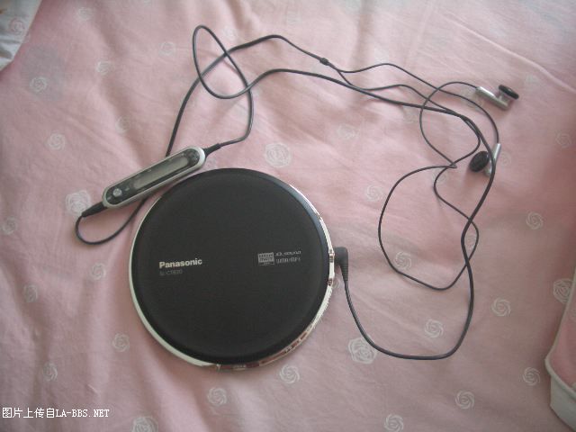 低价出PANASONIC超薄CD 附送正版碟片哦