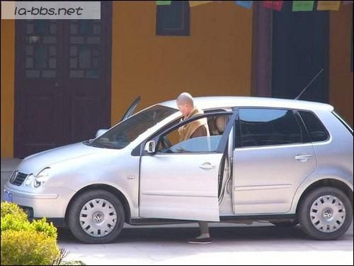 和尚尼姑幸福的现代生活