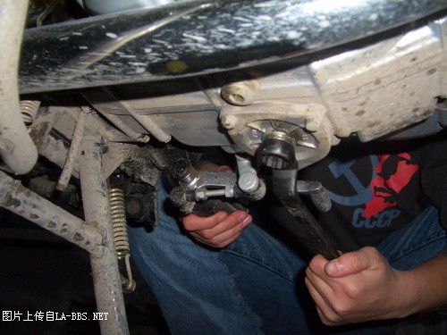 [分享]豪爵铃木EN125－2A更换机油全过程（多图，新手必看）