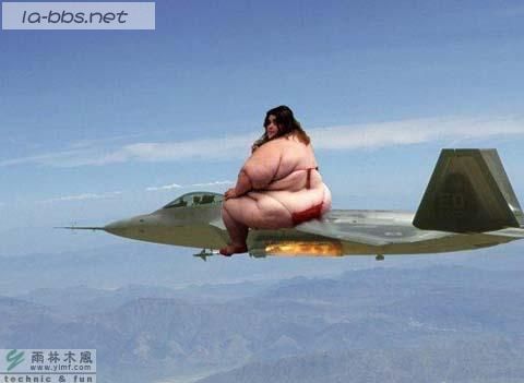 她被评为全球最酷的空姐！