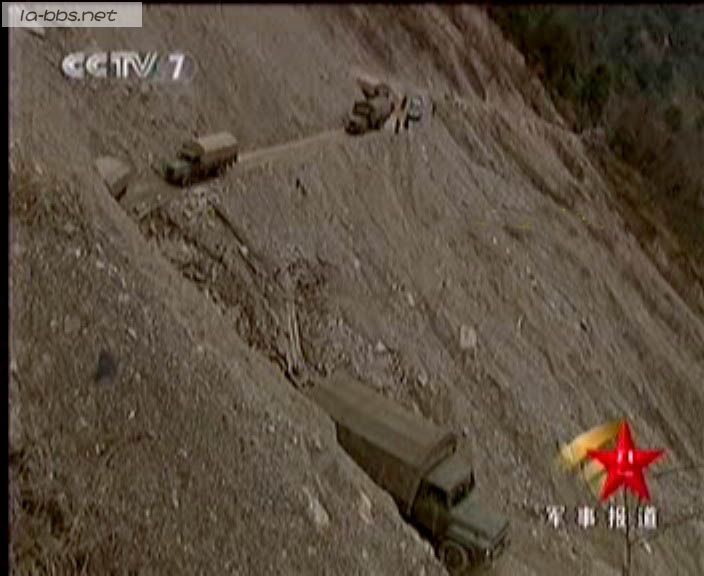 只有中国军人才敢在这种路上开车