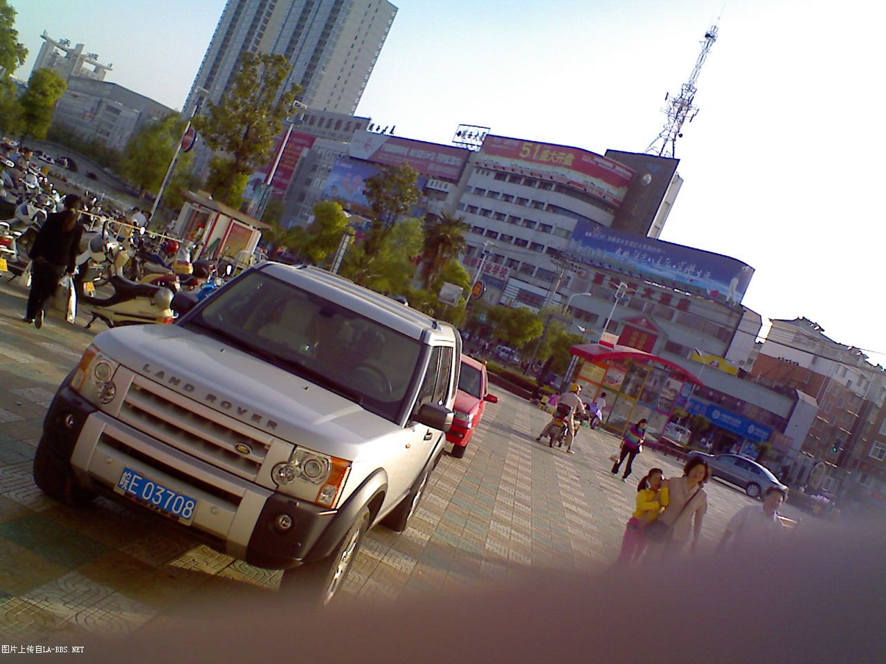 在商之都门口拍摄``