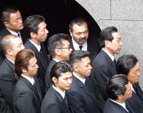 世界五大黑帮现状扫瞄：日本黑社会随身带名片