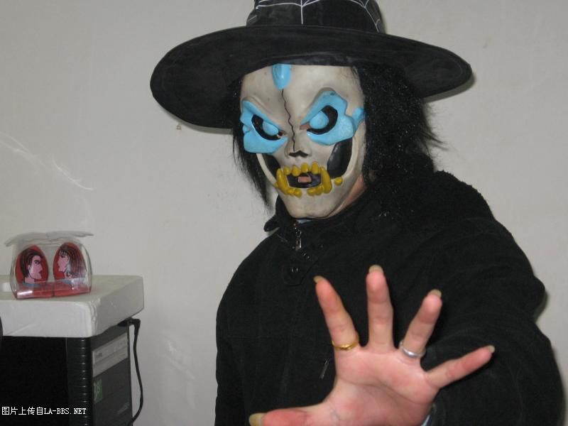 [b][GLOW=255,#1A6BE6,3][COLOR=WHITE]挖哈哈,我来暴张照片咯...照的不好,别砸我哦``[/GLOW][/C